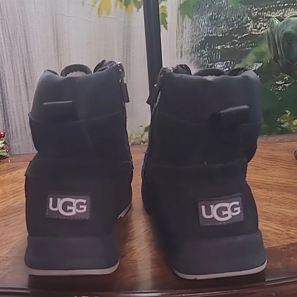 Ugg Turlock black waterproof insulated suede Kids youth size 4 boots